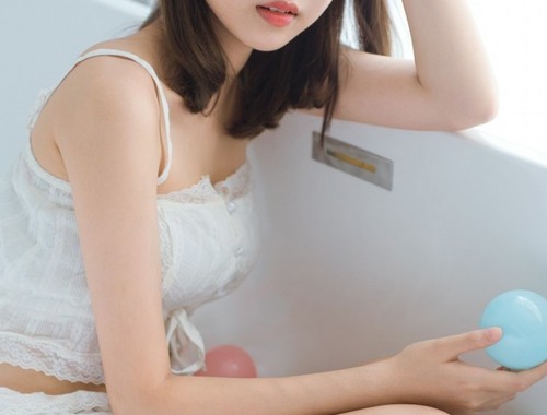 花房姑娘在线影院播放免费观看：沉浸式互动娱乐新体验，探索未来娱乐新趋势